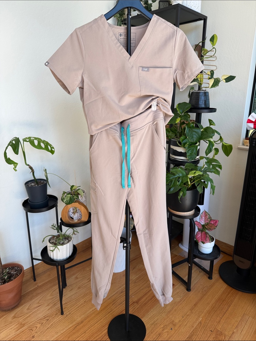 Figs Boulder (Retired) Scrub Set with Teal Drawstring Joggers